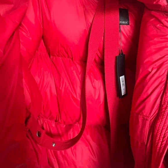 Banana Republic Women's Red Puffer Jacket - Picture 4 of 6